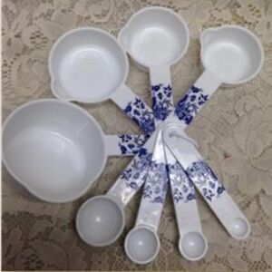Blue Willow Measuring Cups and Spoons